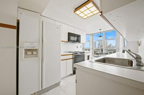 19195 NE 36th Ct 710, Aventura FL - photo 11 of 28