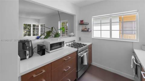 645 Michigan Ave A, Miami Beach FL - photo 13 of 27