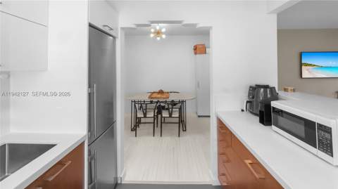 645 Michigan Ave A, Miami Beach FL - photo 9 of 27