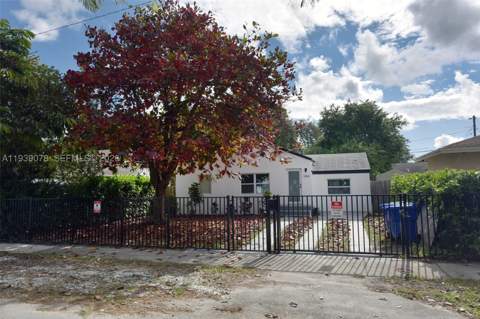 1084 NW 66th St, Miami FL - photo 7 of 34