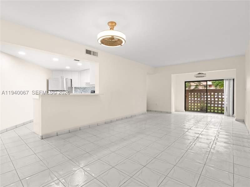 2 bedroom Condominium at 10249 NW 9th St Cir 107-8, West Fontaine Condo, Miami — photo 2
