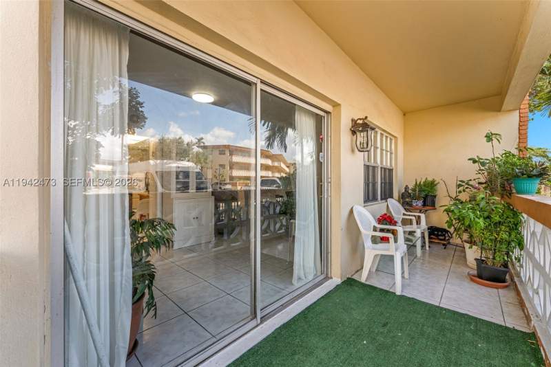2 bedroom Condominium at 11840 NE 19th Dr 9, Sutton House Condo, North Miami — photo 3