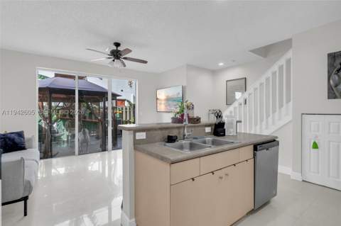 950 NE 42nd Pl, Homestead FL - photo 11 of 27