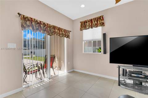14102 SW 276th St, Homestead FL - photo 13 of 36