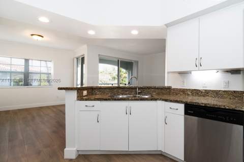 3215 NE 184th St 14301, Aventura FL - photo 10 of 44