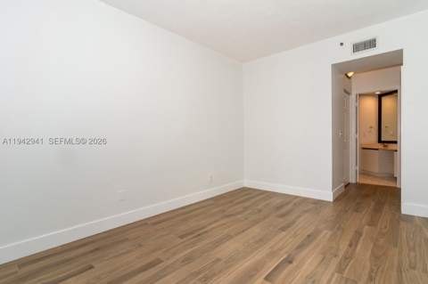 3215 NE 184th St 14301, Aventura FL - photo 17 of 44