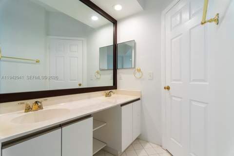 3215 NE 184th St 14301, Aventura FL - photo 19 of 44