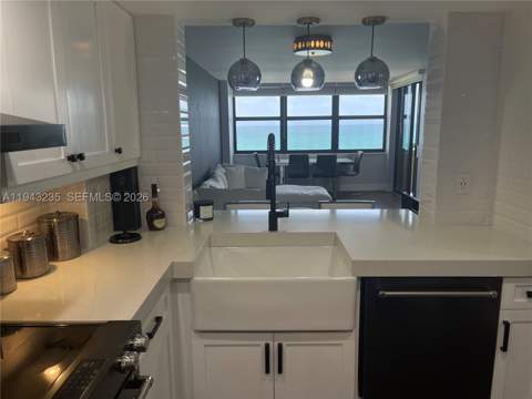 2555 Collins Ave 1409, Miami Beach FL - photo 8 of 49