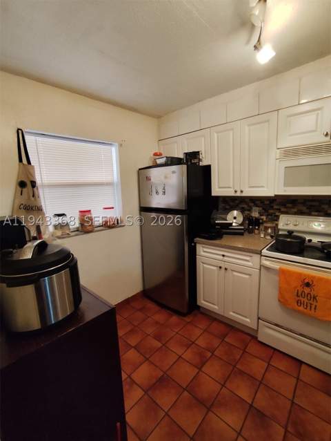 19781 SW 114th Ave 142, Miami FL - photo 9 of 17