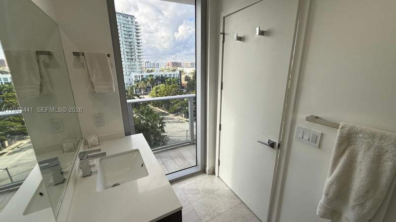 3 bedroom Condominium at 488 NE 18th St 700, Aria On The Bay Condo, Miami — photo 2