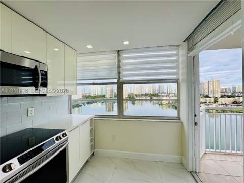 18041 Biscayne Blvd *Boat Slip & Unit* 1605, Aventura FL - photo 6 of 59