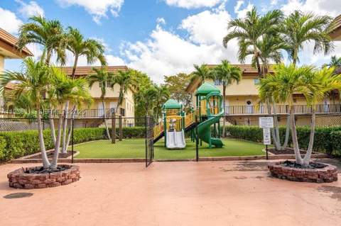 8600 SW 109th Ave 4-114, Miami FL - photo 6 of 45