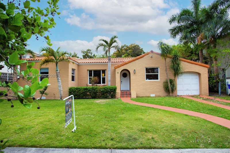 3 bedroom SingleFamilyResidence at 236 SW 28th Rd, Brickell Estates, Miami — photo 1