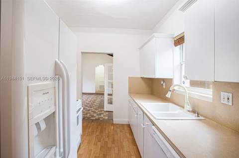 236 SW 28th Rd, Miami FL - photo 12 of 32