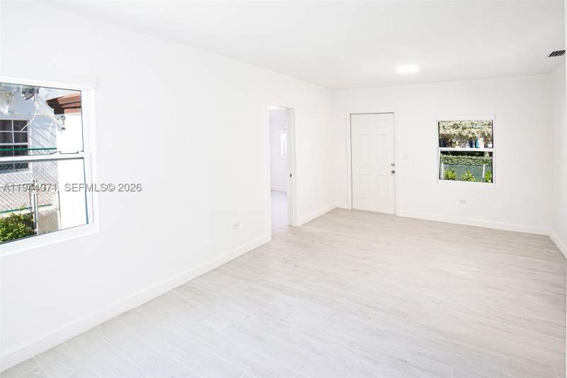 2 bedroom SingleFamilyResidence at 2620 SW 9th St, Hazel Park, Miami — photo 5