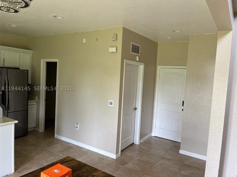 5 bedroom SingleFamilyResidence at 1378 NW 204th St, Sport Acres, Miami Gardens — photo 5