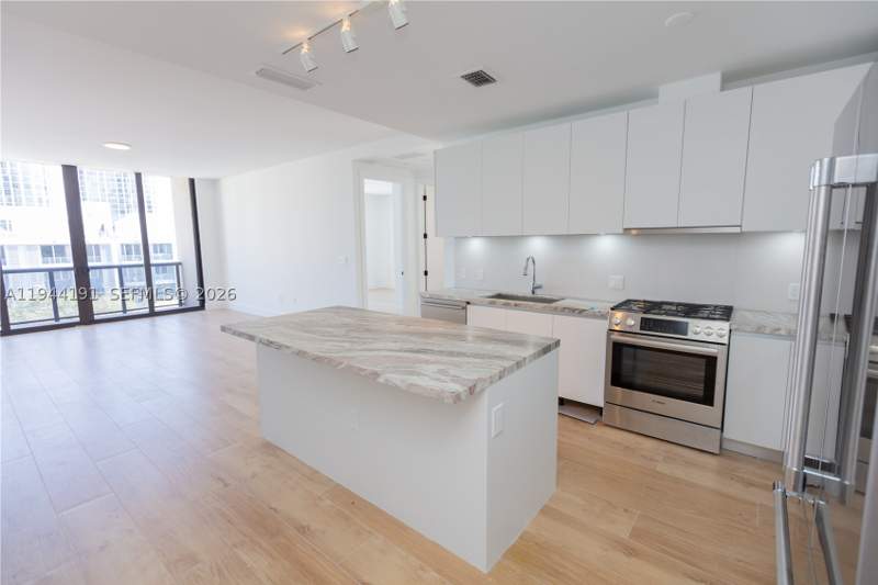 3 bedroom Condominium at 3034 Oak Avenue 408, Arbor Coconut Grove, Coconut Grove — photo 3