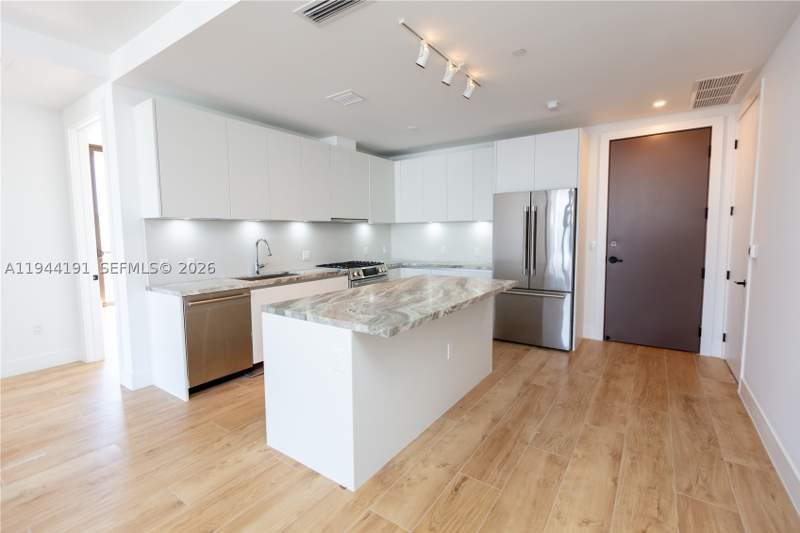 3 bedroom Condominium at 3034 Oak Avenue 408, Arbor Coconut Grove, Coconut Grove — photo 5