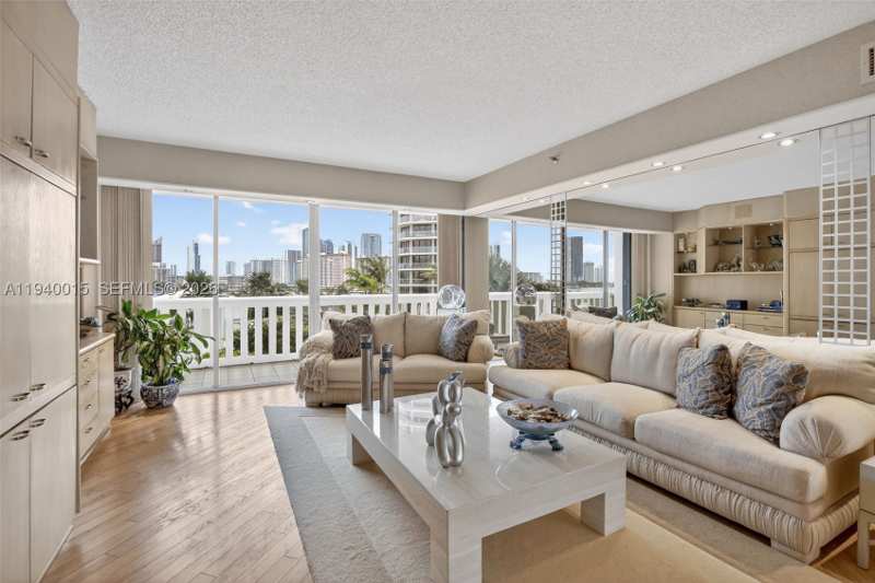 2 bedroom Condominium at 3000 Island Blvd 502, 3000 Isl Blvd Williams Is, Aventura — photo 1