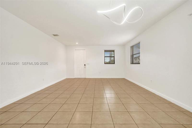 5 bedroom SingleFamilyResidence at 3504 W 94th St, Bonterra, Hialeah — photo 5