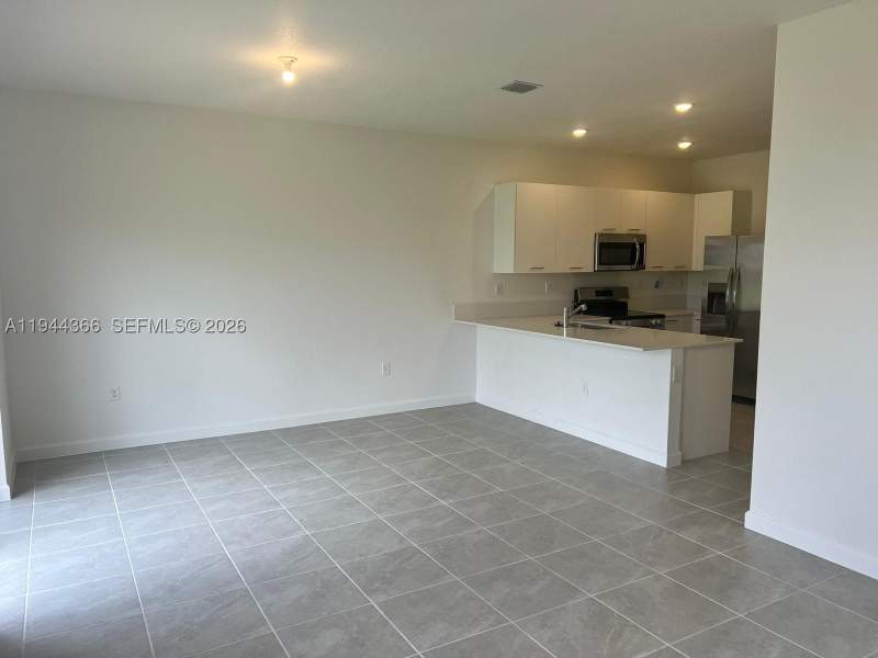 3 bedroom Townhouse at 12560 NW 22nd Pl, GOLF PARK SEC 1, Miami — photo 5