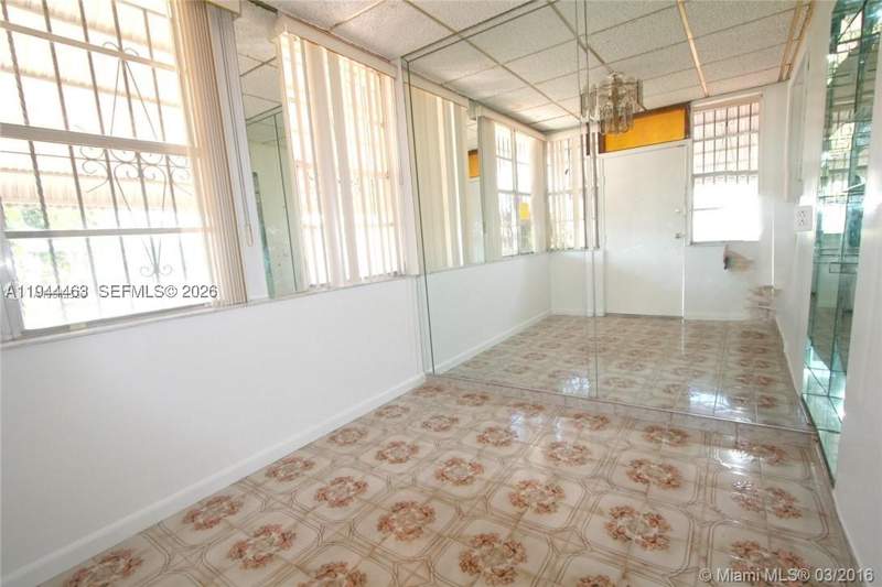 3 bedroom SingleFamilyResidence at 1119 SW 9th St, Lawrence Est Land Cos Sub, Miami — photo 3