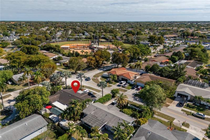 6 bedroom SingleFamilyResidence at 20150 SW 89th Ct, Old Cutler Cove, Cutler Bay — photo 5