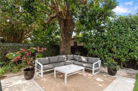 11810 W Biscayne Canal Rd, Miami FL - photo 17 of 18