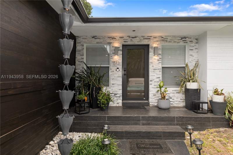 3 bedroom SingleFamilyResidence at 11810 W Biscayne Canal Rd, Halock-Sec 1, Miami — photo 3