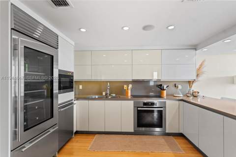 200 SE 15th Rd 5D, Miami FL - photo 12 of 25