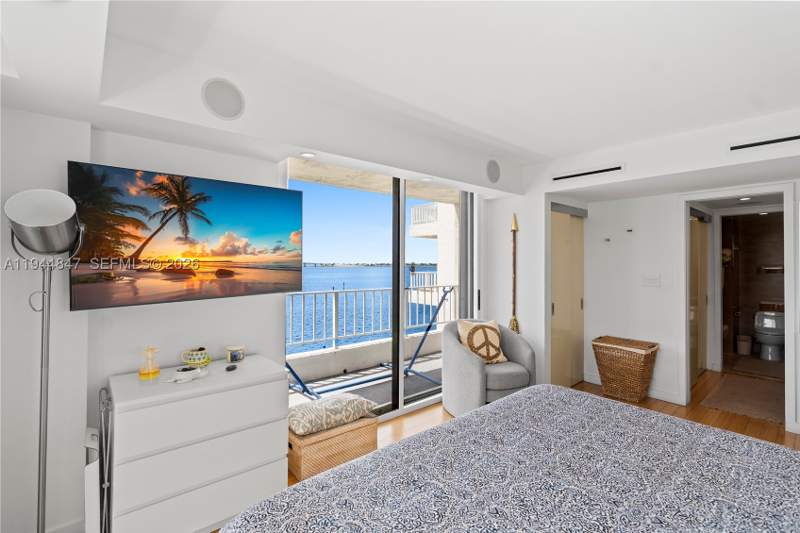 2 bedroom Condominium at 200 SE 15th Rd 5D, Brickell Harbour Condo, Miami — photo 2