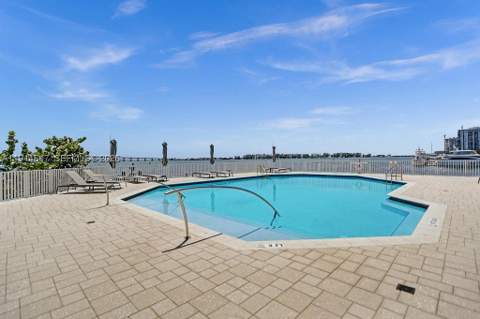 200 SE 15th Rd 5D, Miami FL - photo 23 of 25