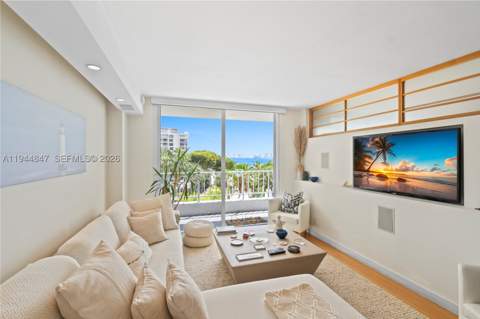 200 SE 15th Rd 5D, Miami FL - photo 9 of 25
