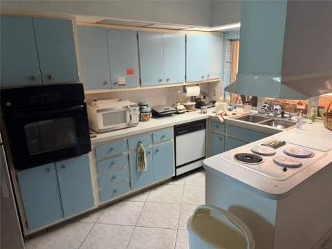 8230 SW 87th Terrace, Miami FL - photo 7 of 9