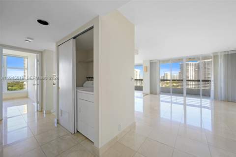 19101 NE 36th Ct 2006, Aventura FL - photo 7 of 28
