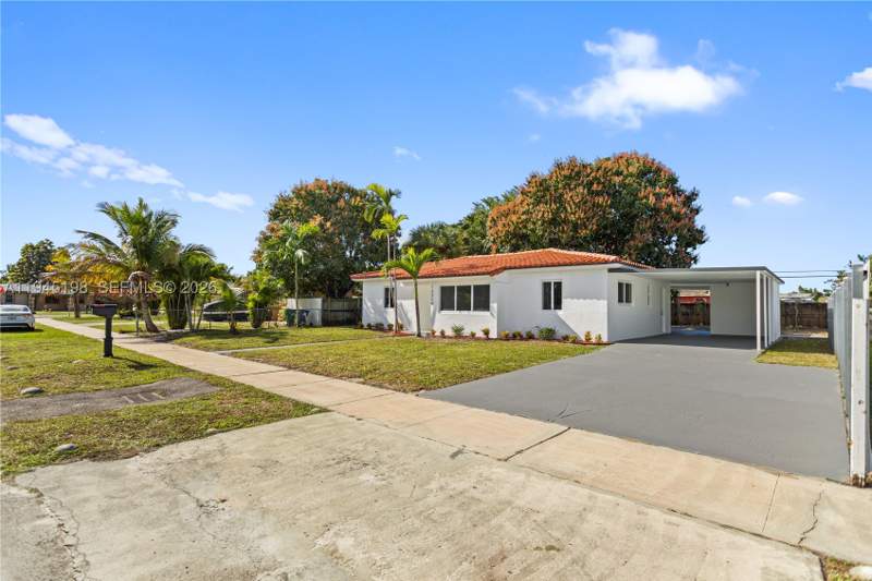 4 bedroom SingleFamilyResidence at 13310 NW 17th Pl, Morvin Estates, Miami — photo 4