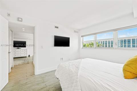 1881 Washington Ave 5H, Miami Beach FL - photo 22 of 30