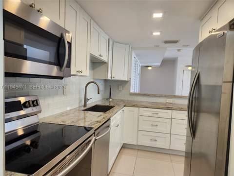 5201 Orduna Dr 14, Coral Gables FL - photo 10 of 37