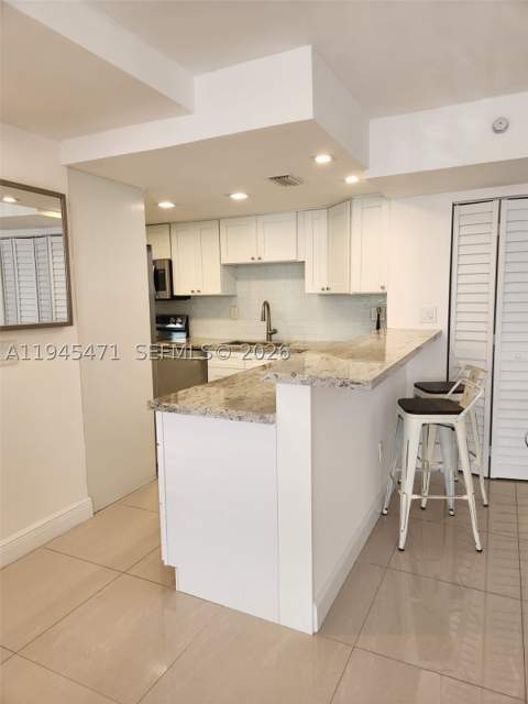 5201 Orduna Dr 14, Coral Gables FL - photo 19 of 37