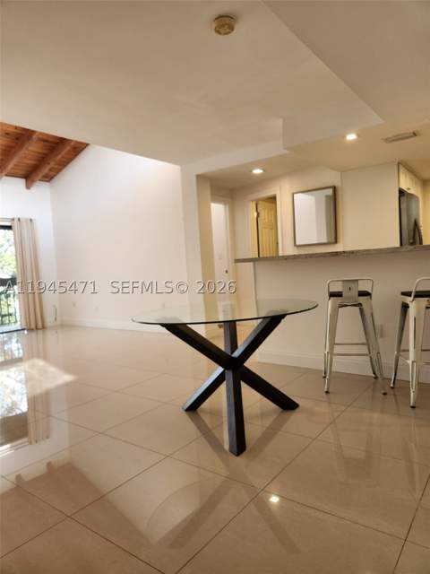 5201 Orduna Dr 14, Coral Gables FL - photo 21 of 37
