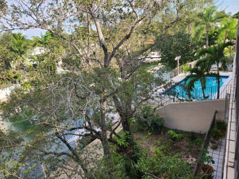 5201 Orduna Dr 14, Coral Gables FL - photo 24 of 37