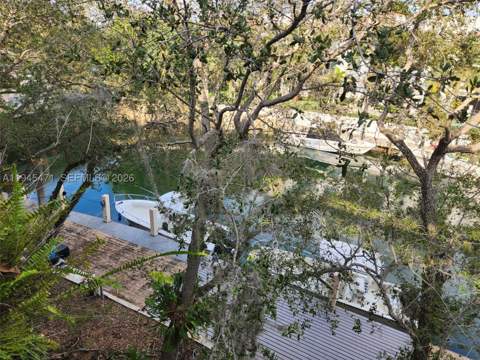 5201 Orduna Dr 14, Coral Gables FL - photo 8 of 37