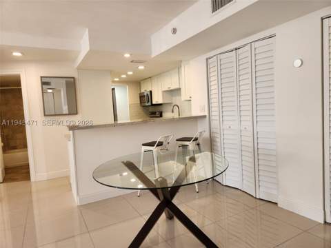 5201 Orduna Dr 14, Coral Gables FL - photo 9 of 37