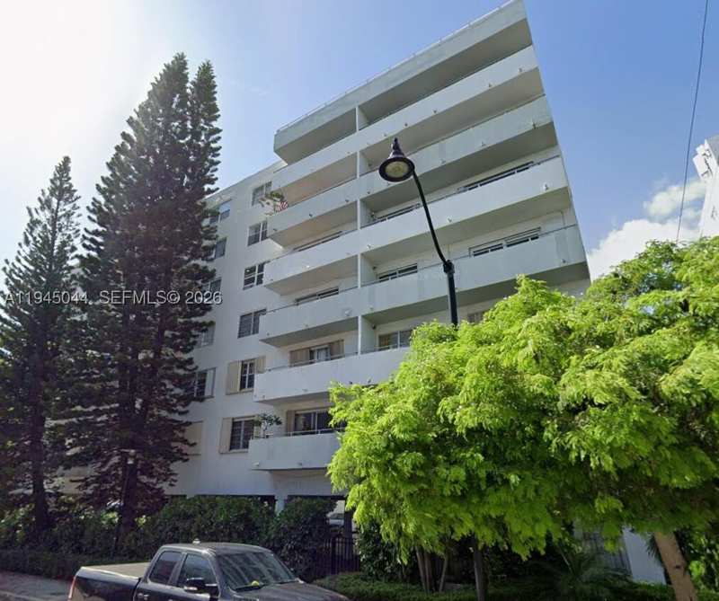 1 bedroom Condominium at 1200 14th St 5E, The Alton Condo, Miami Beach — photo 1