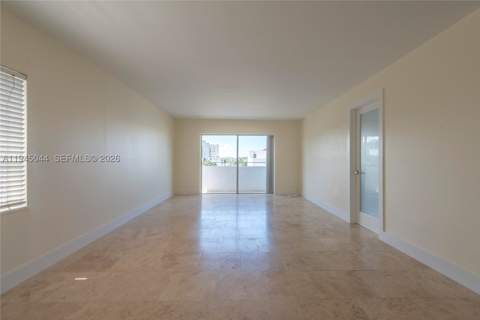 1200 14th St 5E, Miami Beach FL - photo 6 of 16