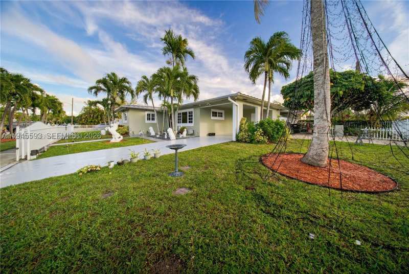 3 bedroom SingleFamilyResidence at 300 NE 175th St, K & L Sub, North Miami Beach — photo 1