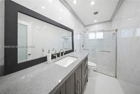 300 NE 175th St, North Miami Beach FL - photo 10 of 45