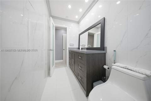 300 NE 175th St, North Miami Beach FL - photo 11 of 45