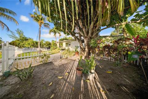300 NE 175th St, North Miami Beach FL - photo 17 of 45