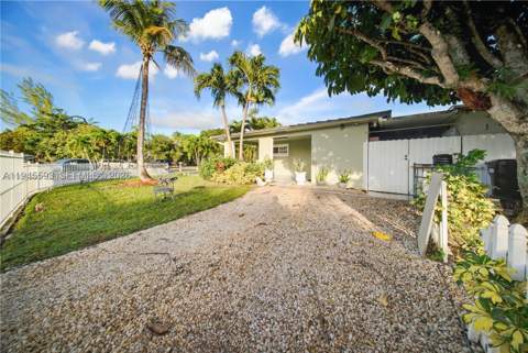 300 NE 175th St, North Miami Beach FL - photo 19 of 45